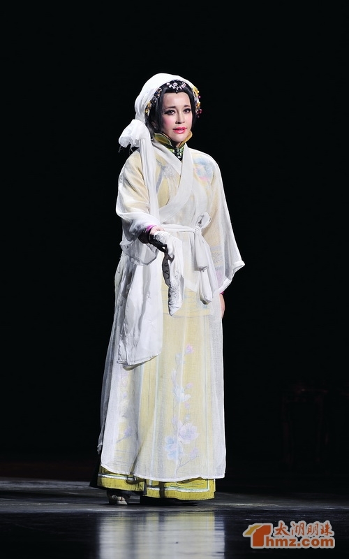 "風華絕代"無錫首演劉曉慶風采依舊