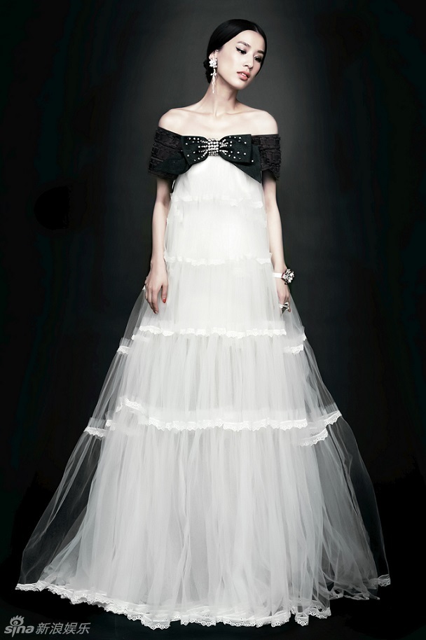 �Sʥ���r�з��惞�ŏ͹��@Ů�˱�ɫ