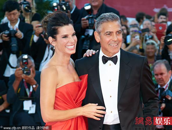 威尼斯開幕紅毯姜文周韻不輸克魯尼組合