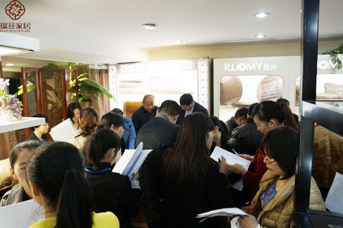 ��Ɲʢ��2014�괺����Ʒӆ؛���A�M��Ļ