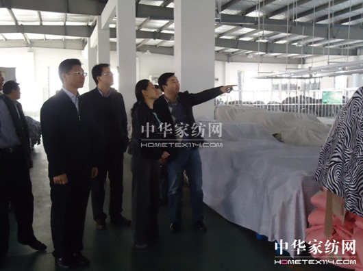 鹽城市團委書記王娟到海聆夢工廠考察調研