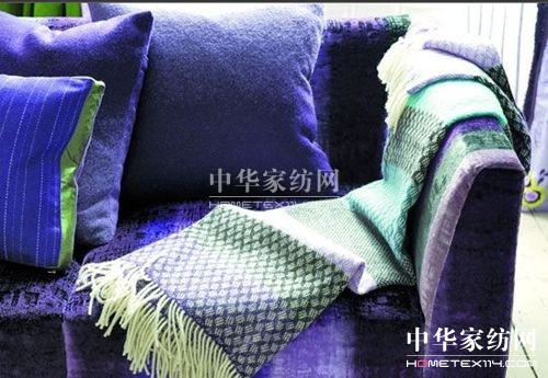 【1】至潮彩條毯讓居室變得活力新鮮