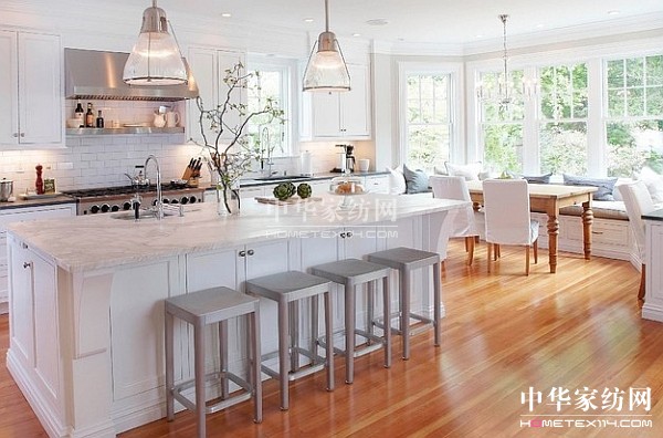 【2】現(xiàn)代簡(jiǎn)約風(fēng)格廚房講究“設(shè)計(jì)”不簡(jiǎn)單