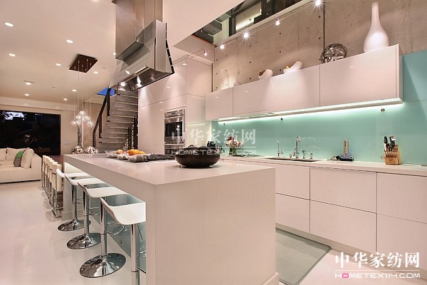 【3】現(xiàn)代簡約風格廚房講究“設(shè)計”不簡單