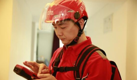 ���|CEO����(qi��ng)�|һ����؛��(y��ng)��(du��)ӆ�θ߷�