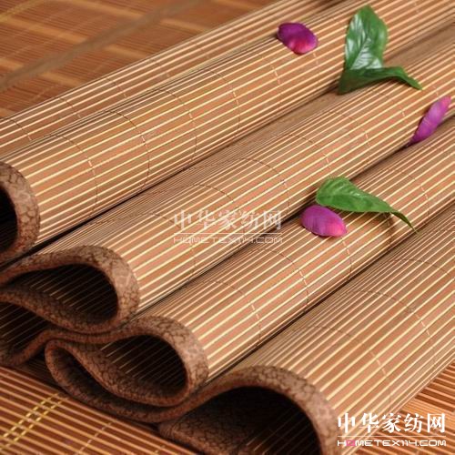 寶寶夏季睡涼席 謹防被刺傷