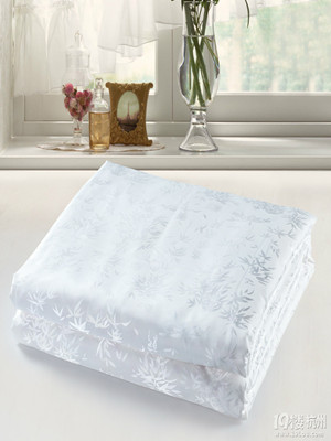 三千多元買四床廉價(jià)柞蠶絲被