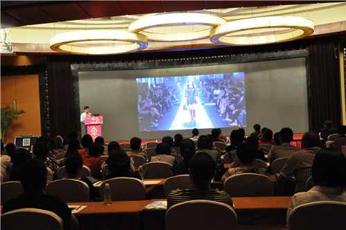 “錦繡東方”東方刺繡家紡2015秋冬新品發(fā)布會(huì)召開(kāi)