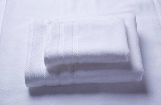 ��ԡ����Ƶ�Ĵ�����ë����ԡ���ʲô���ǰ�ɫ�ģ�