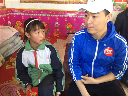 LOVO�Ҽ��y���|�Wُ�l(f��)��С�ۜ�ů�������ӣ�΢Ц֮��