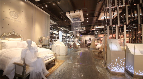 夢潔簽約施華洛世奇元素,家紡+水晶元素創(chuàng)造異樣美感