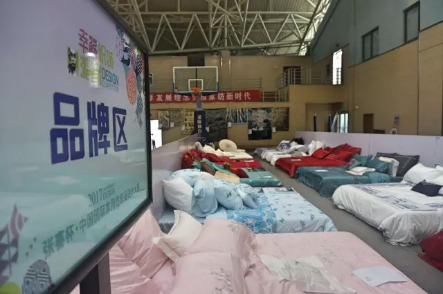 �Ҹ�������ζϯ����ͨ������������300���Ҽ��a(ch��n)Ʒ��Ů��ʣ�