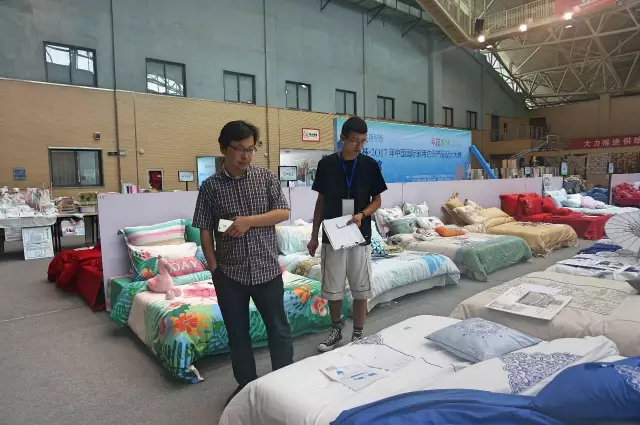 �Ҹ�������ζϯ����ͨ������������300���Ҽ��a(ch��n)Ʒ��Ů��ʣ�