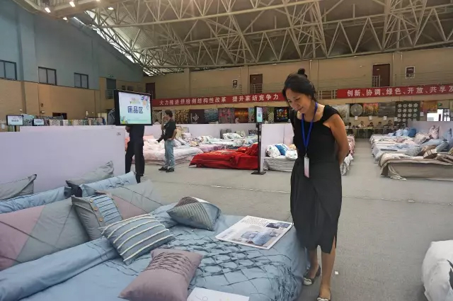 �Ҹ�������ζϯ����ͨ������������300���Ҽ��a(ch��n)Ʒ��Ů��ʣ�