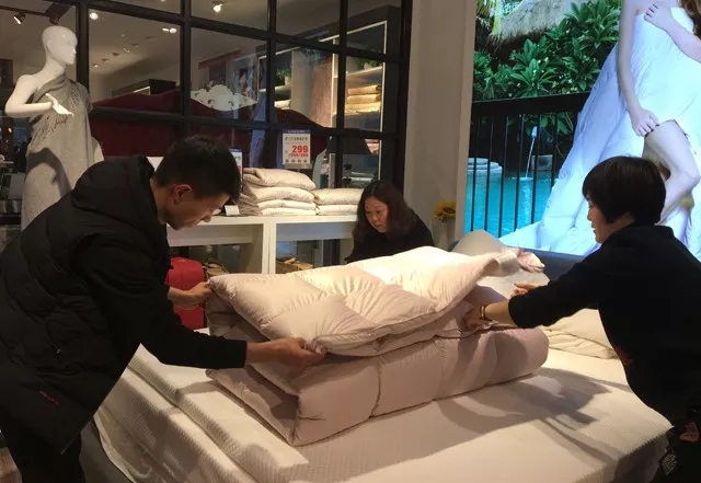 �Pʢ�Ҽ���Ӣ��Ӗ����2018��Ʒ��Ӗ���ի@�M�M��