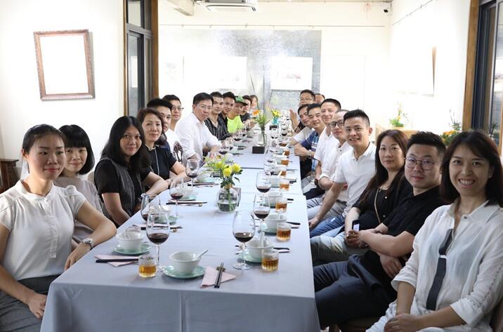 ����Ȼ���ؾ�����������һ�����ӵİl����