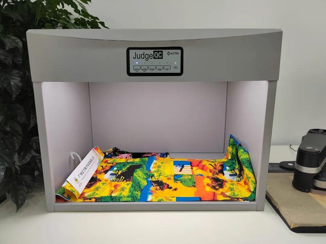 翔彩紡織品數(shù)碼印藝展示中心成功揭幕,現(xiàn)場(chǎng)發(fā)布多款重磅新品