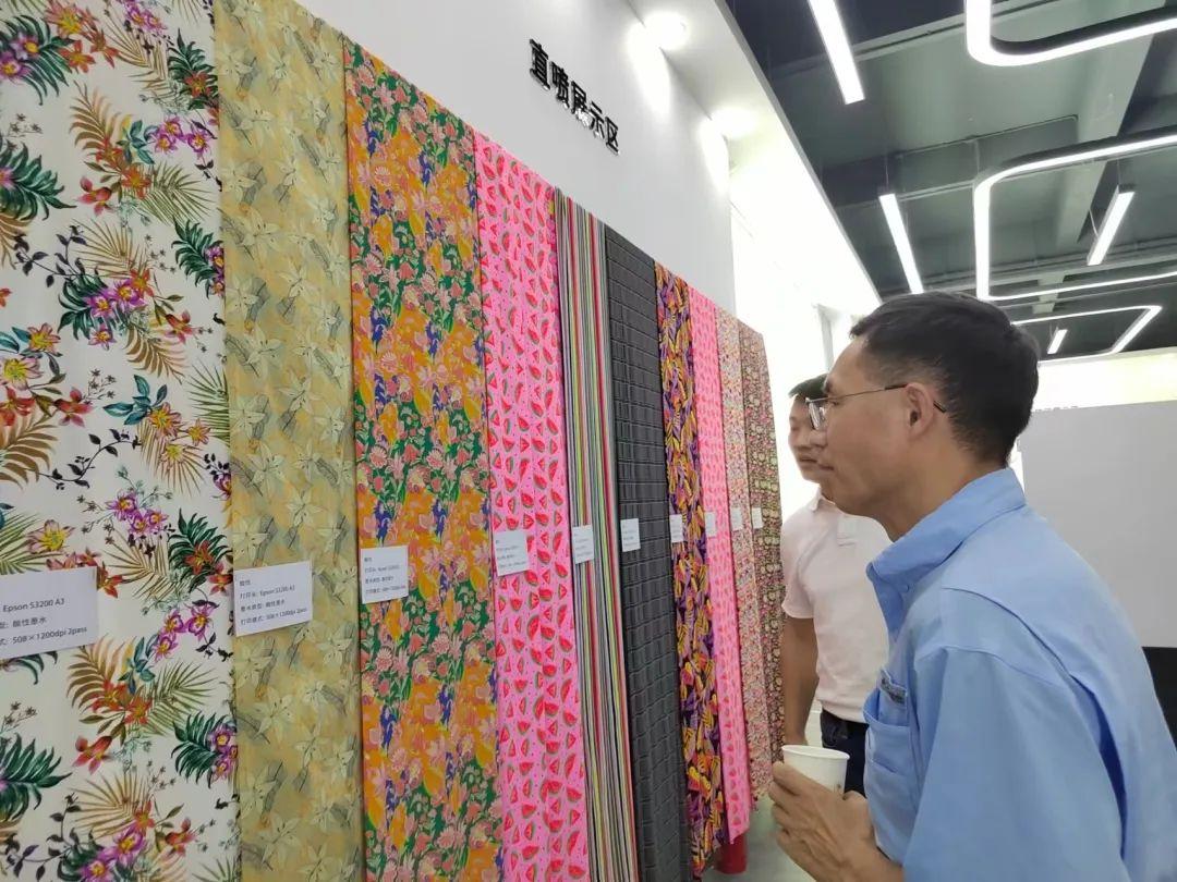 翔彩紡織品數(shù)碼印藝展示中心成功揭幕,現(xiàn)場(chǎng)發(fā)布多款重磅新品